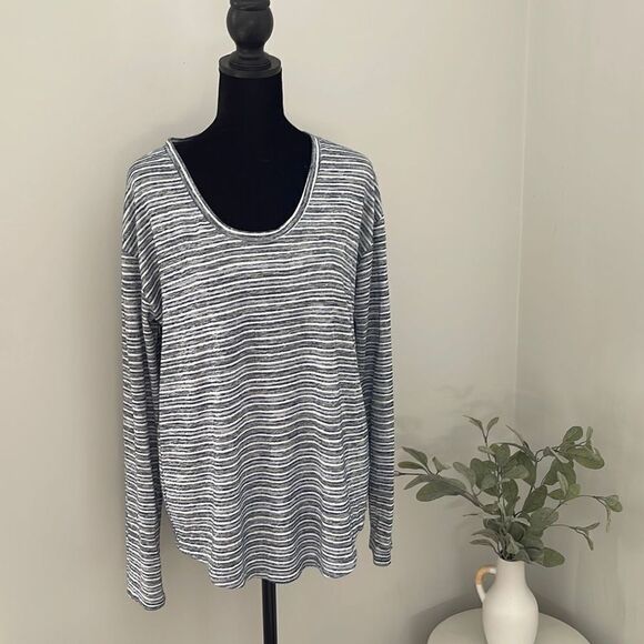 GAP Long Sleeve Top. Women’s Size Medium - Picture 1 of 7